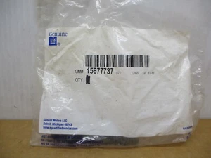 Perno de tubo de colector de escape genuino GM OEM 15677737 - Imagen 1 de 3
