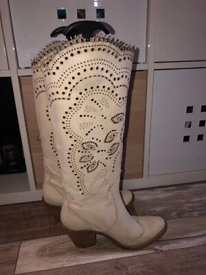 Bonitas botas recortadas de cuero beige FRU.IT talla 37 en caja valor 550 € Foto 1 de 4