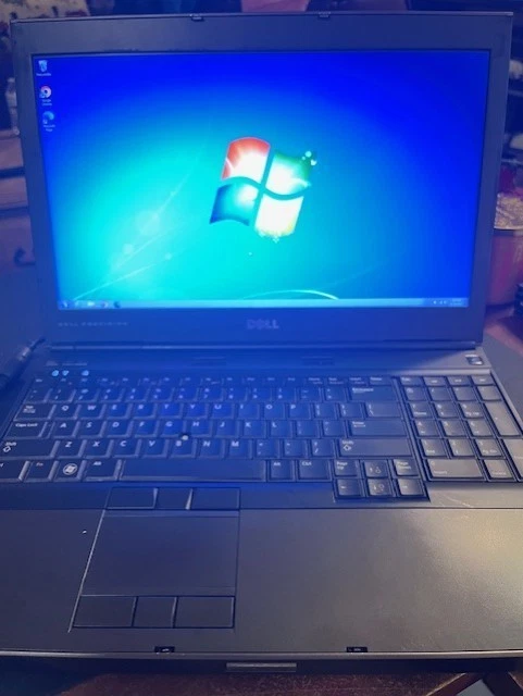 Bonita Laptop Dell Precision RÁPIDA Windows 7 64 Pro 128GB SSD/320HD, 16GB,DVD,Gamer Foto 1 de 4