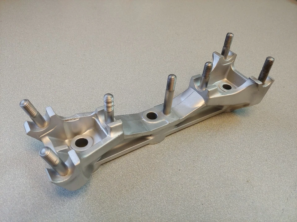 NICE USED ORIGINAL PORSCHE 356B 356C 356SC 912 ROCKER BRIDGE BASE UNIT ALUMINUM - Image 1 of 4