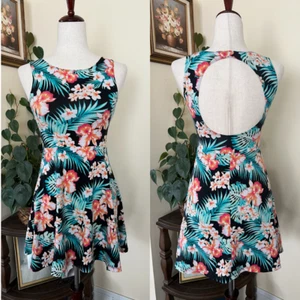 Victoria's Secret PINK Open Back Skater Tropical Dress sz XS - Picture 1 of 10