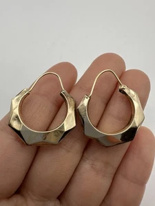 Vintage 14k Gold Huggie Hoop Earrings, Geometric Pattern 2.64g Read - Picture 1 of 9