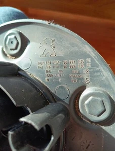 96 774 135 77 ORIGINAL PEUGEOT  Radkappe  PA66-MD15  - Bild 1 von 5