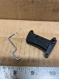 Gebrauchter Abzug aus einer Handwerker Modell 358.353 671 Motorsäge - Bild 1 von 6