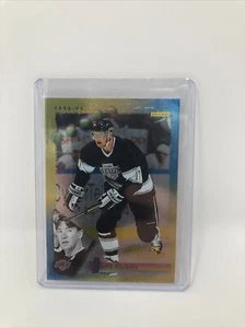 1994-95 (KINGS) Score Gold Line #114 Jari Kurri - Picture 1 of 1