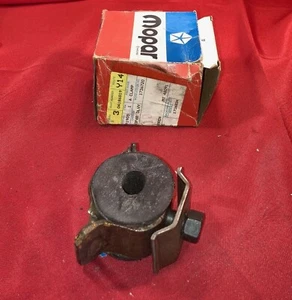 NOS OEM Mopar 4186819 04186819 Sway Bar Clamp  - Picture 1 of 1
