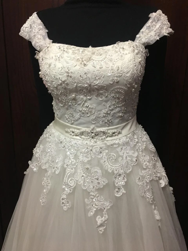 Elegante Vestido de Novia de Encaje con Tren - Vestido de Novia Clásico, Blanco/Marfil Foto 1 de 3