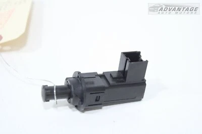 2014-2016 DODGE DURANGO LEFT SIDE BRAKE PEDAL STOP LIGHT SENSOR SWITCH OEM OEM - Image 1 of 4