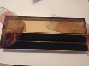 The Noble Collection Harry Potter: Hermine Granger Zauberstab in Ollivanders Box - Bild 1 von 1