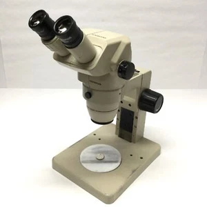 Olympus SZ4045 Microscopio stereo binoculare zoom 0,67-4x con 10 oculari e supporto - Foto 1 di 9