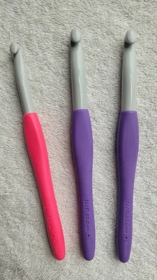 Juego de 3 ganchos de trébol en varios colores tallas L y (2) N&P Foto 1 de 4