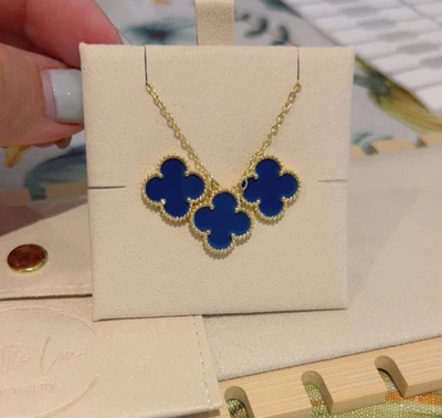 Conjunto de joias folheadas a ouro ~ Brincos e colar ~ Cor azul real - Imagem 1 de 3