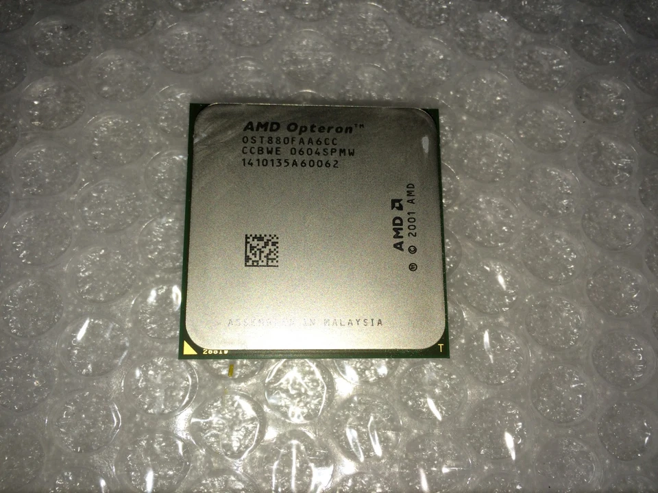 Processore AMD Opteron 880 OST880FAA6CC Dual Core 2.40GHz 1000MHz Socket 940 - Immagine 1 di 1