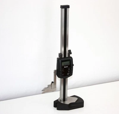 Medidor de altura digital Starrett 3754-12/300, rango de 12", resolución de 0,0005", SPC, con escribador Foto 1 de 4