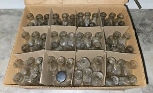 Lote de 58 dosis de boticario de medicina de vidrio transparente Owens Illinois de colección 2 oz/60 cc - Imagen 1 de 6
