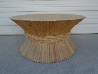 Mesa de centro de bambú con gavilla de trigo McGuire STY ratán Regency Reed Indias Occidentales Foto 1 de 4