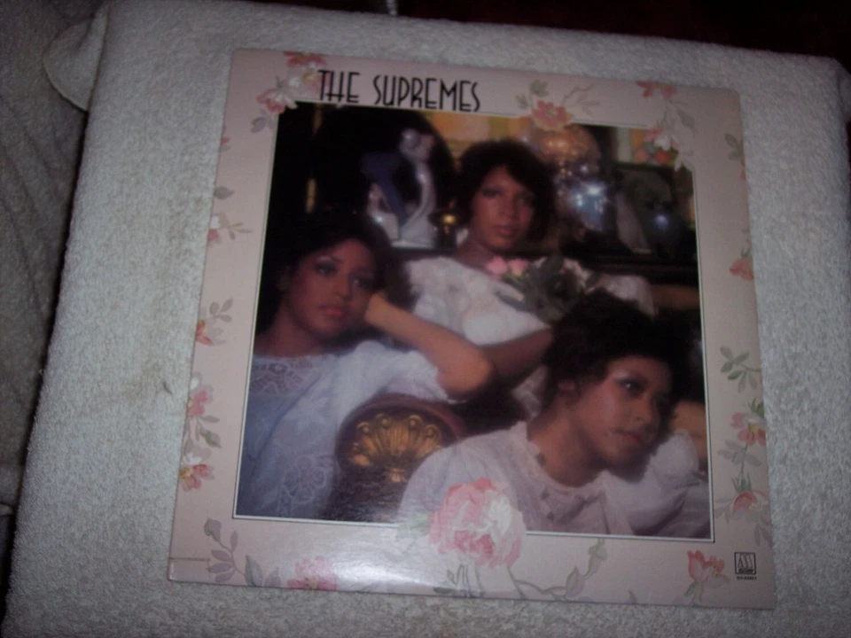 LP--THE SUPREMES--THE SUPREMES SELF TITLED  *NM VINYL*   #981 - Image 1 of 4