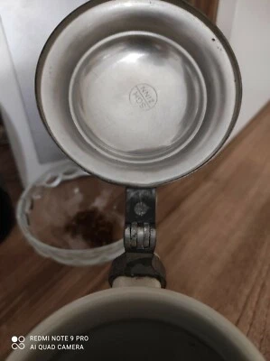 Boccale da birra in ceramica tedesco vintage con coperchio in peltro bicchiere  - Immagine 1 di 3