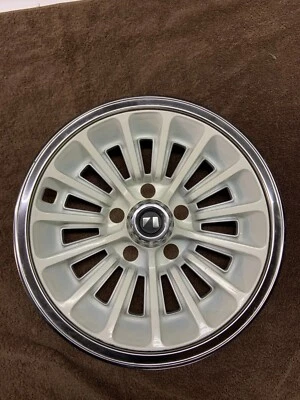 Tapacubos AMC 14" blanco cubierta rueda Spirit Concord Gremlin Hornet 3232747 NOS  Foto 1 de 4