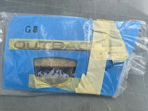 SUBARU OUTBACK NEGRO MATE EMBLEMA DESIERTO PORTÓN TRASERO OEM ORIGINAL GENUINO - Imagen 1 de 1