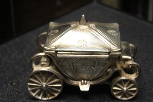 Classic Carriage 5"w x2 3/4 "L Silver Metalica Plated Coin Storage with Lid - Picture 1 of 13