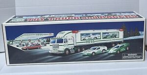 1997 HESS Toy Truck and Racers 18 Wheeler & Trailer Lights and Sounds New In Box