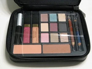 Elizabeth Arden Rare Travel/Purse Palette - Picture 1 of 3