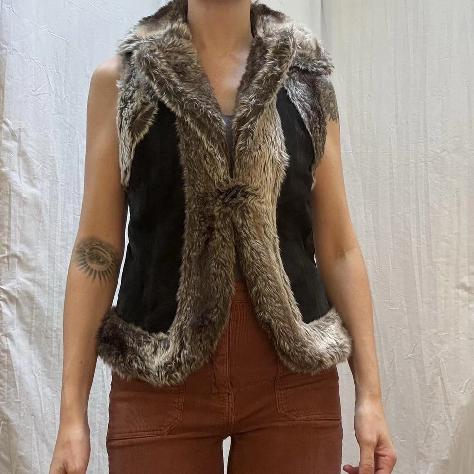 Chaleco de cuero negro y piel sintética vintage Y2K Live una pequeña talla pequeña Foto 1 de 4