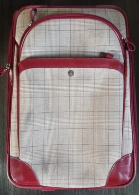 LIZ CLAIBORNE EXPANDABLE LUGGAGE WHEELED SUITCASE 21 Inch Excellent Condition. - Image 1 of 4