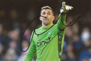 CRYSTAL PALACE: VICENTE GUAITA SIGNED 6x4 ACTION PHOTO+COA - Picture 1 of 1