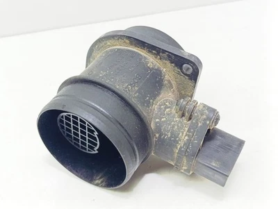 Volkswagen Golf IV 1999 diésel 66 kW medidor de masa de aire medidor de caudal de aire UST132065 Foto 1 de 4