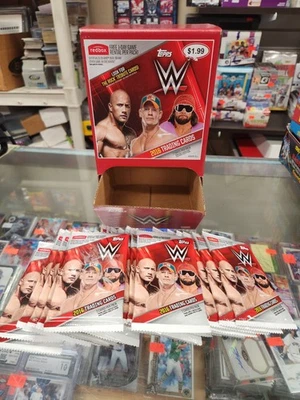 Lote de 27 paquetes Topps WWE 2016 nuevo sellado de fábrica Rock Tribute con caja de exhibición Foto 1 de 4
