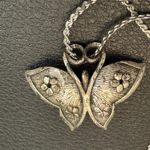 Collar Colgante Torino Peltre Mariposa/Polilla 18" Cadena Flores - Imagen 1 de 12