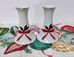 Vintage Christmas Mount Clemens Pottery Set of 2 Ribbon & Holly Candle Holders - Picture 1 of 3