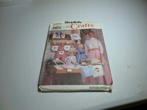 Simplicity 9269 Sewing Pattern Christmas Bib Detergent Bottle Cover Whisk Broom - Picture 1 of 1