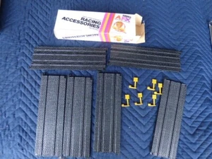 AFX AURORA 2506 6 9 ZOLL KOPFSTEINPFLASTER GLEIS, S W GROBES SCHILD, S HO SLOT CARS NOS - Bild 1 von 7