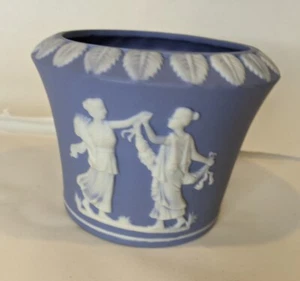 Ancient Ladies on BLUE JASPERWARE DECORATED VASE Planter Vintage - Picture 1 of 7