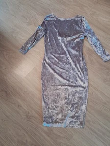 BNWT SIZE 10 BEIGE/NUDE VELVET EFFECT 3/4SLEEVE DRESS WITH SCOOP BACK - Picture 1 of 2