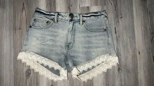 FREE PEOPLE Denim CROCHET Hem JEAN SHORTS 25 LACE Trim DISTRESSED BOHO - Picture 1 of 4
