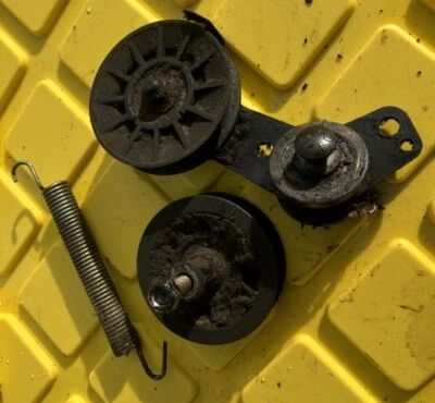 Bell Crank 154407  Idler Pulley 127783, 179114 CRAFTSMAN 18HP KOHLER MAGNUM {D1} - Image 1 of 4