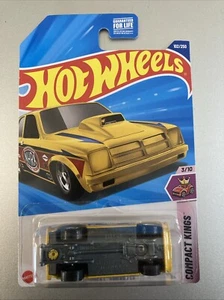 Hot Wheels ‘76 CHEVY CHEVETTE - 102/250 - RARE PACKAGING ERROR - Picture 1 of 3