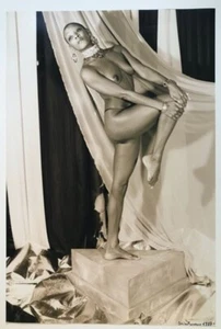 Irina Ionesco (1930-2022) – Odalisque noire, 1987, signée. - Bild 1 von 3