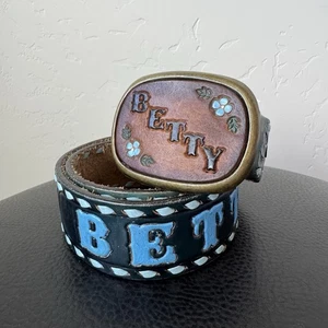 Vintage TOOLED Schnalle Gürtel 32,5" Custom Name Betty Rindsleder WESTERN Cowboy Leder - Bild 1 von 10