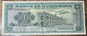 Guatemala 1 Quetzal 1962 P#43d zirkulierte Banknote 2. Typ - Bild 1 von 2