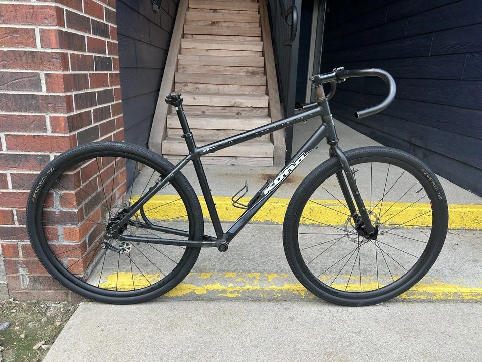 Kona Dew 2011 Project Two Fork PLEASE READ FRAMESET ONLY FRAMSET ONLY - Image 1 of 4