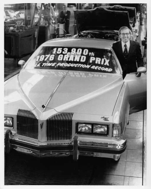 1976 Pontiac Grand Prix Press Photo and Release 0039 - Alex Mair - Image 1 of 2