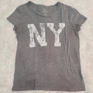 American Eagle Favorite T-Shirt Women's Size Small NY Ultra Soft - Picture 1 of 6
