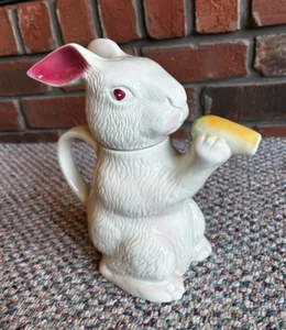 Bunny Rabbit w/Carrot Teapot - Tony Wood Studio - England - Picture 1 of 3
