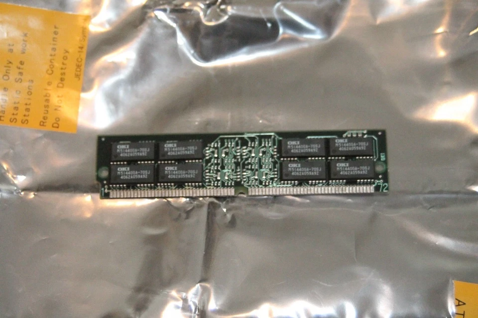 OKI DRAM Unbuffered 4MB 72pin OKI MSC23132-70DS8 RAM0001S - Image 1 of 2