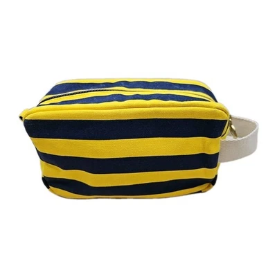 Kit doble a rayas de rugby: blazers de remo x objetivo bolsa de artículos de tocador de rugby con puntas de viaje Foto 1 de 4